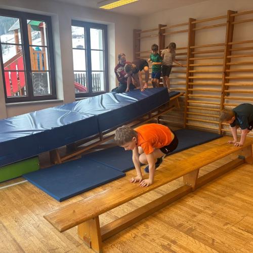 Rolle vorwärts - ASKÖ