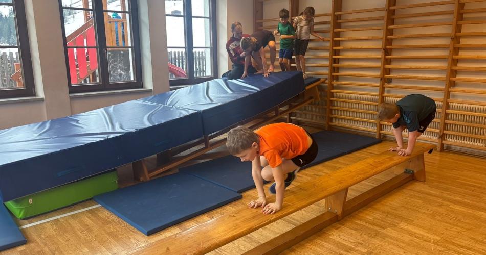 Rolle vorwärts - ASKÖ